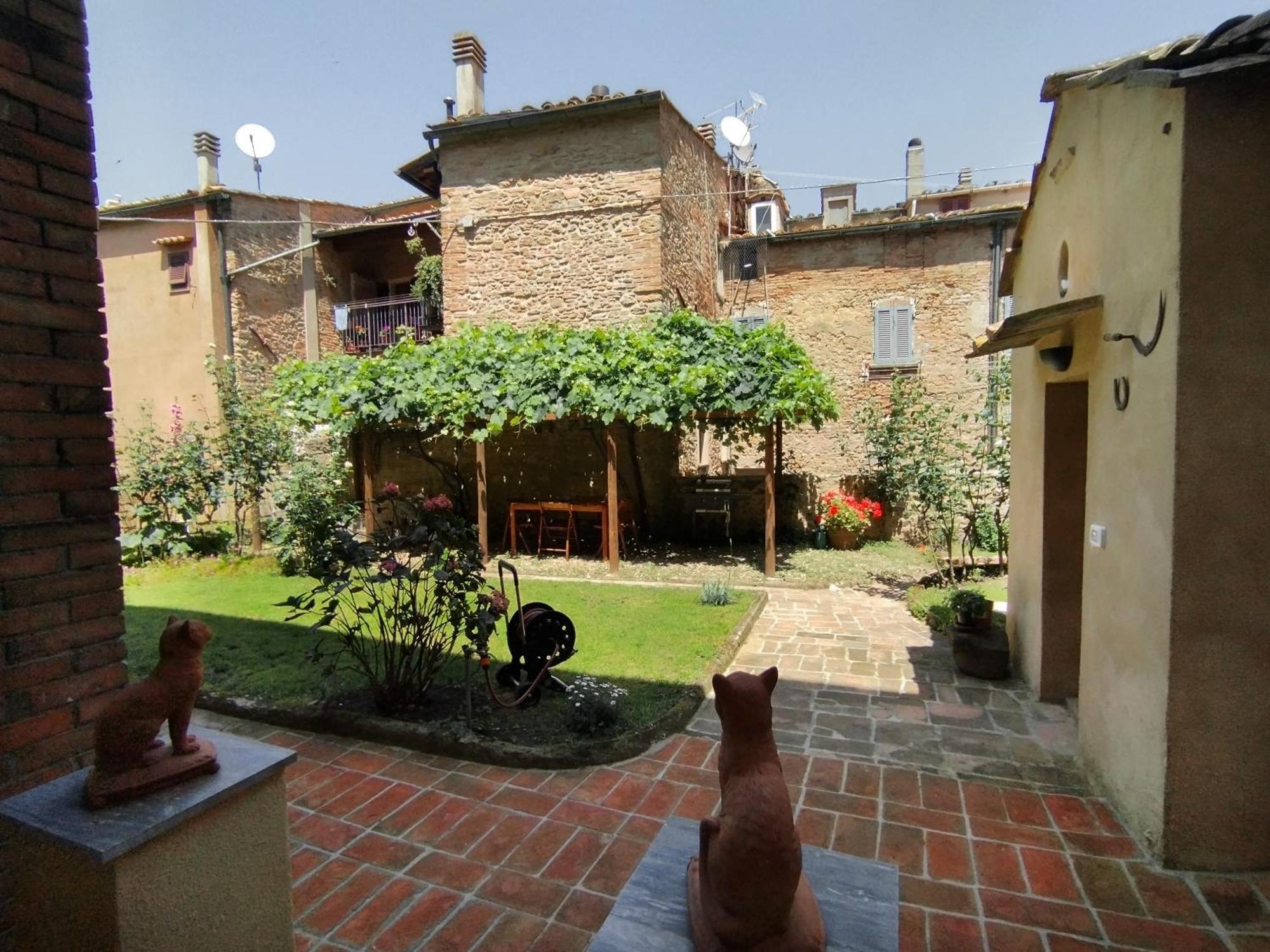 Il Cantuccio- Appartamento In Centro Con Giardino 볼테라 외부 사진